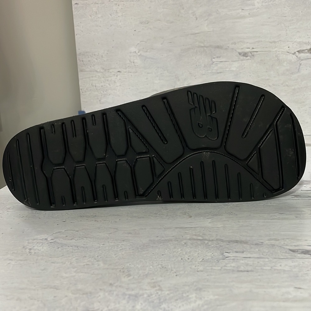 Only worn a few times New Balance men’s camo slides - Picture 5 of 6